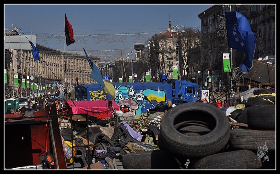 Kiev - Révolution de 2014 Euromaidan - Barricades et camion des berkut - maidan